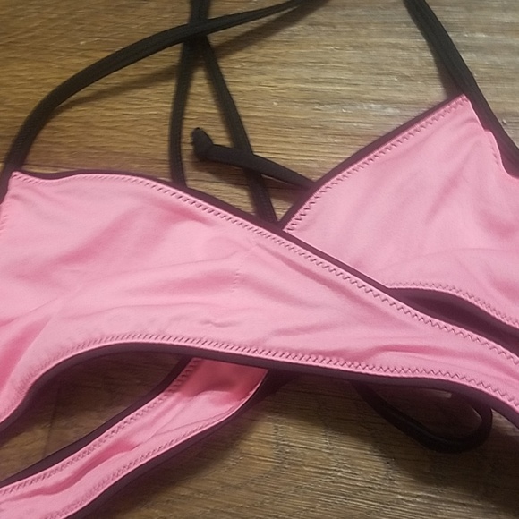 Victoria's secret bathing suit top - Picture 4 of 4